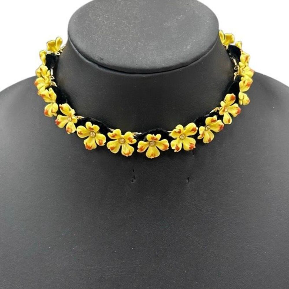 Vtg 50s Flower Choker Collar Necklace Women's 12"-16" Yellow Dogwood Blossoms